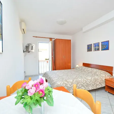 Katica-7 Apartamento *